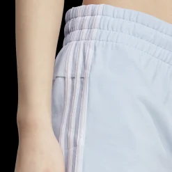 Essentials Slim 3-Stripes Shorts, Shorts, Dam