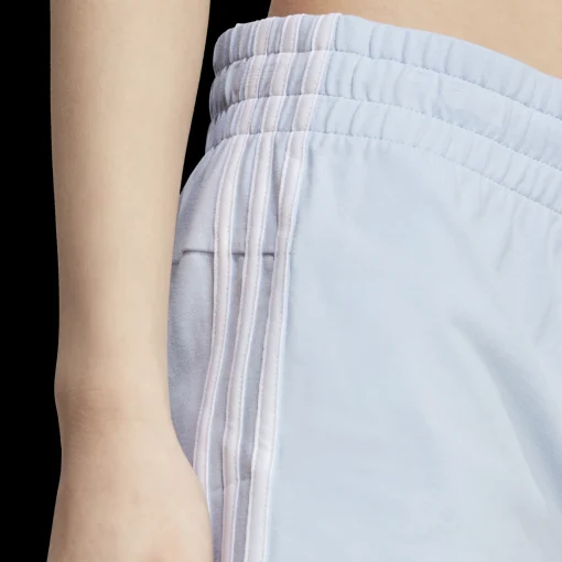Essentials Slim 3-Stripes Shorts, Shorts, Dam