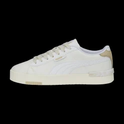 Jada Renew Better, Sneaker Dam