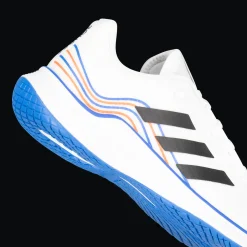 Novaflight, Hallsko, Herr